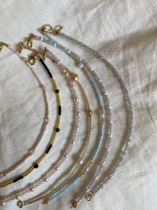 Bracelets w pearls (from 55,-)
